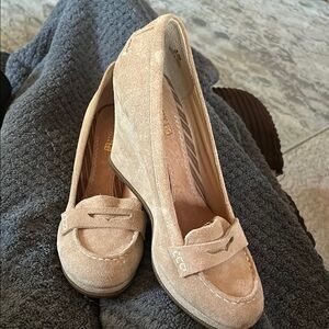 Sperry Tan Wedge Shoes Timeless Elegance